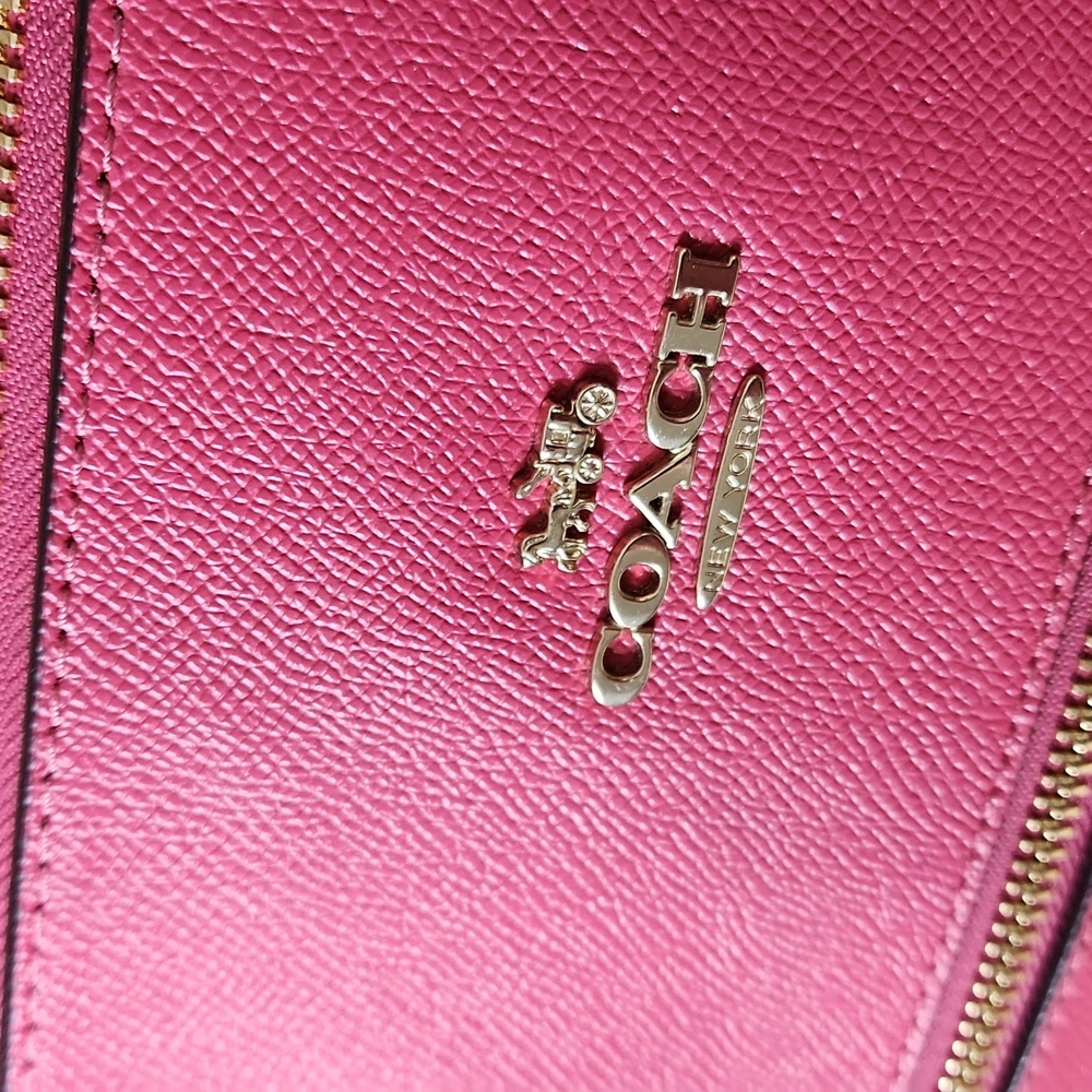 Beautiful NWOT Coach Hot Pink Saffiano Leather Shoulder Tote Bag 🩷🎁💖 - Picture 5 of 15